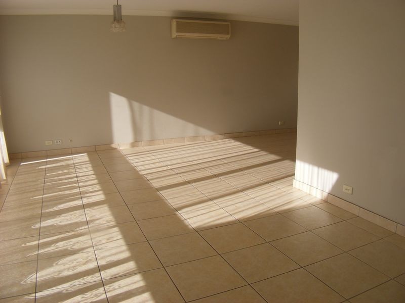 12 Bungan Pl, Woodbine NSW 2560