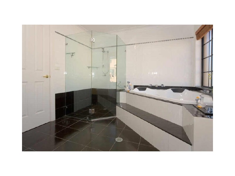 Glen Alpine NSW 2560