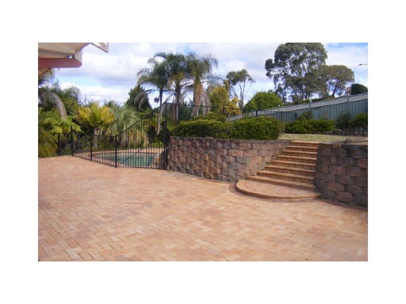 Glen Alpine NSW 2560