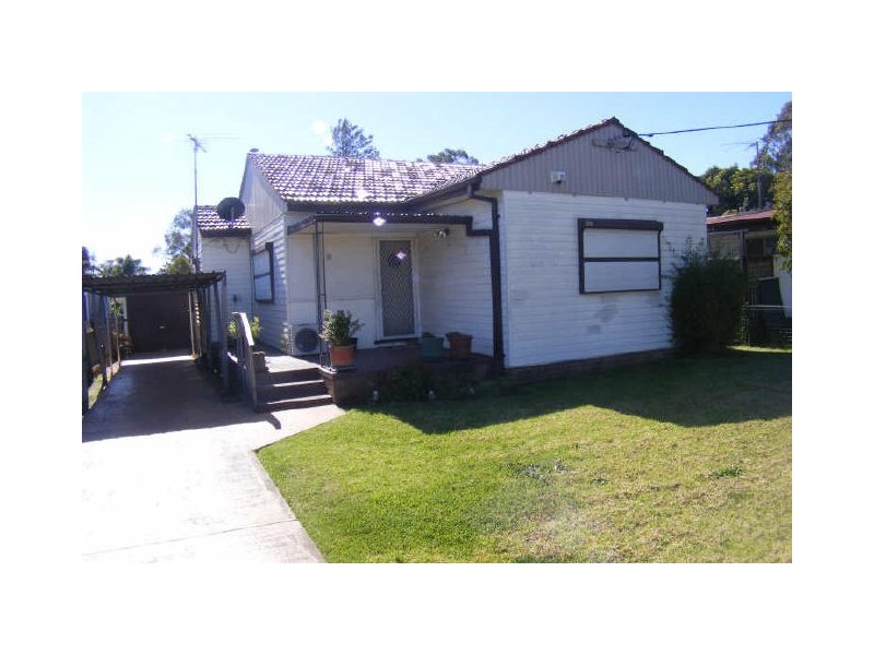 10 Warwick Street, Minto NSW 2566