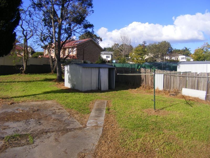 32 Hoddle Ave, Campbelltown NSW 2560