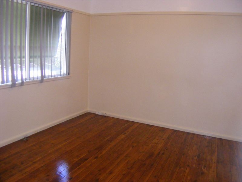 32 Hoddle Ave, Campbelltown NSW 2560