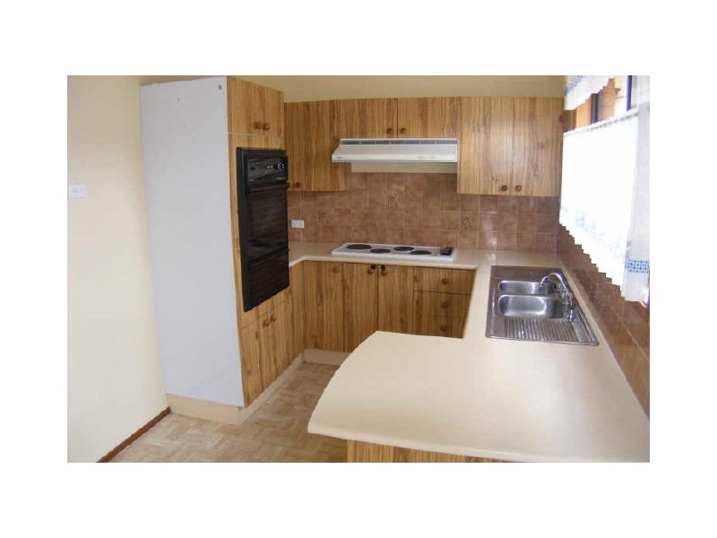 4 Fortinbras Close, Rosemeadow NSW 2560