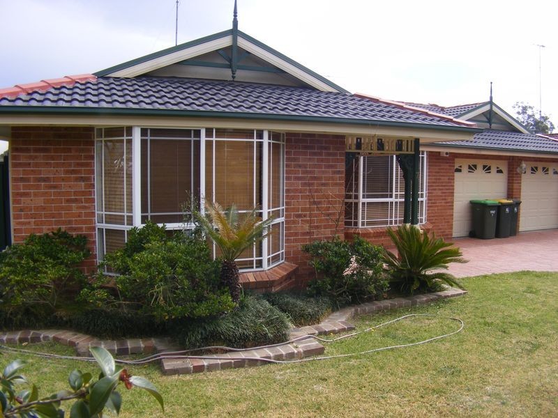 7 Meredith Street, St Helens Park NSW 2560