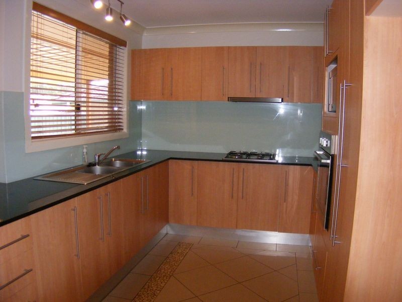 7 Meredith Street, St Helens Park NSW 2560