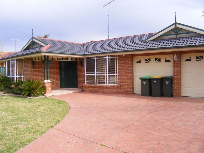7 Meredith Street, St Helens Park NSW 2560