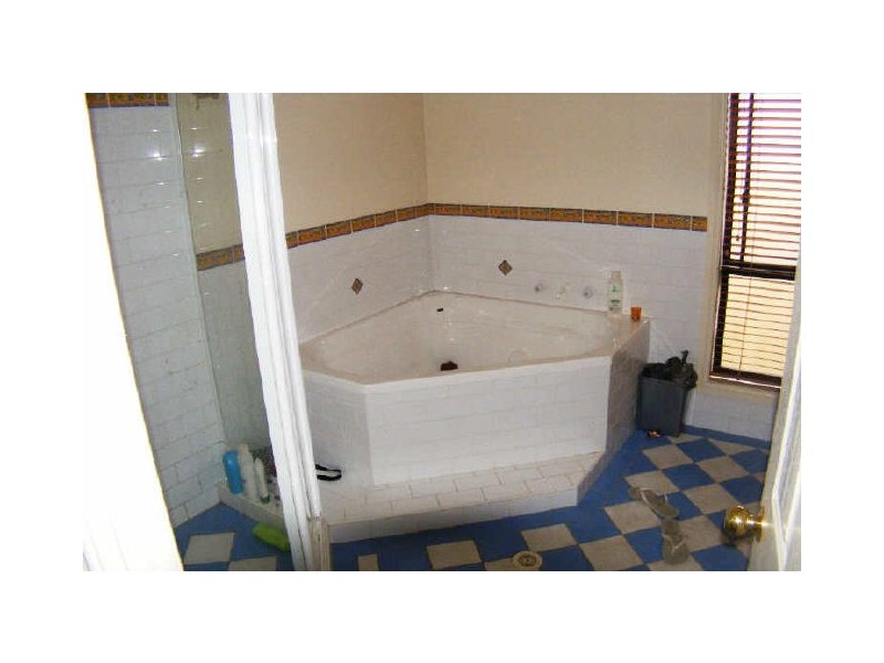 22 Chapman Cct, Currans Hill NSW 2567