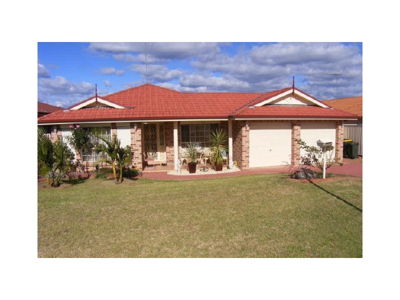 44 Baynton Place, St Helens Park NSW 2560