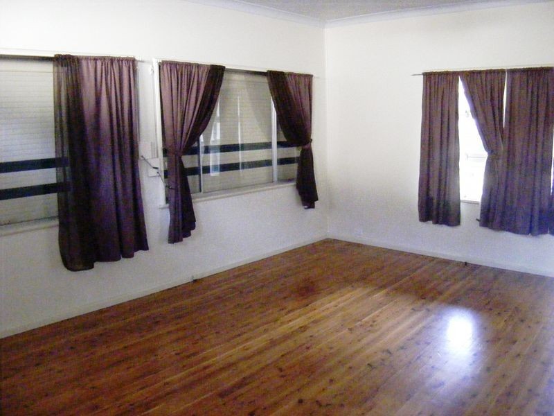 55 Farnsworth Ave, Campbelltown NSW 2560