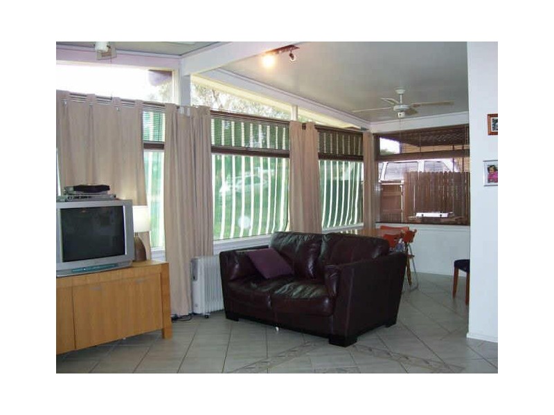 31 Angle Rd, Leumeah NSW 2560