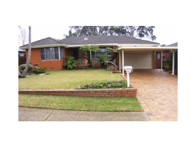 15 Macleay Street, Bradbury NSW 2560