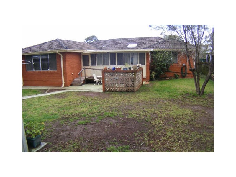 15 Macleay Street, Bradbury NSW 2560