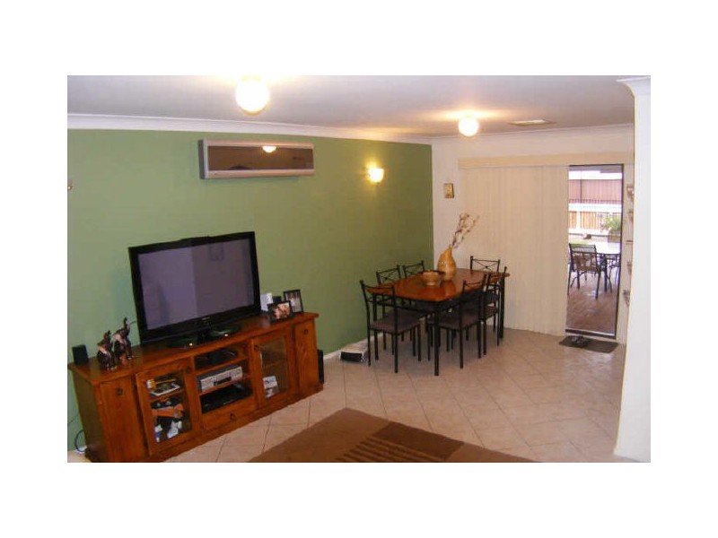 191 Copperfield Drive, Rosemeadow NSW 2560