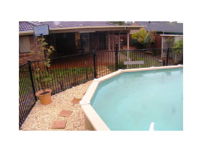 191 Copperfield Drive, Rosemeadow NSW 2560