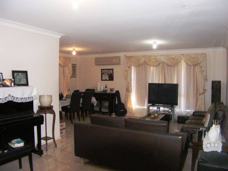 4 Burragorang Rd, Ruse NSW 2560