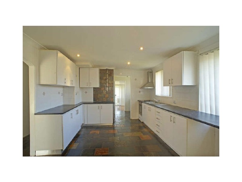 3 Tay Pl, St Andrews NSW 2566