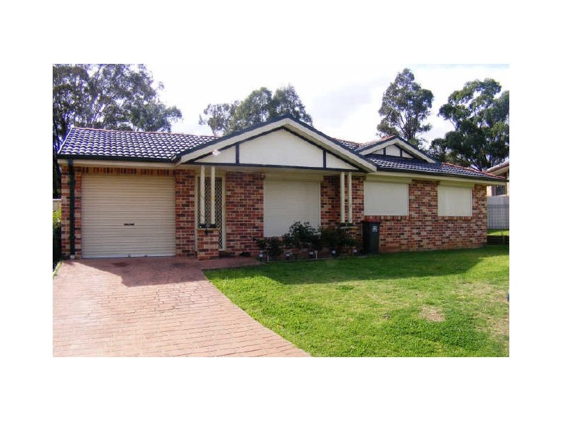 16 Gleneagles Place, St Andrews NSW 2566