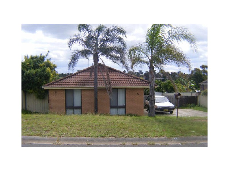 34 Lorenzo Cres, Rosemeadow NSW 2560