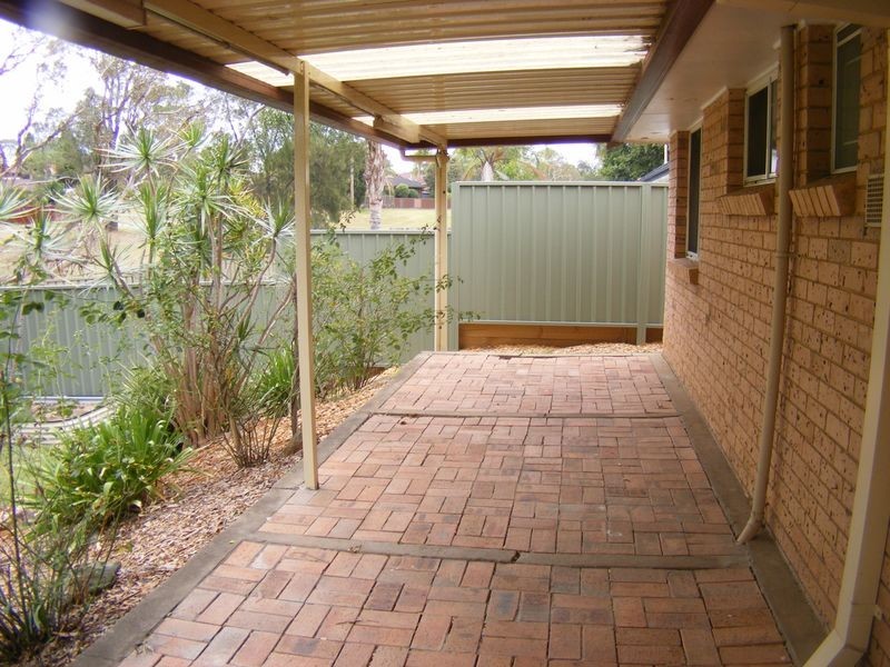 42 Serpentine Place, Eagle Vale NSW 2558