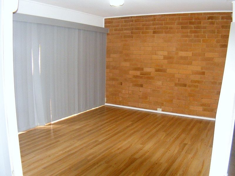 2/41 The Parkway, Bradbury NSW 2560