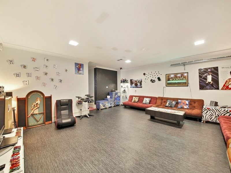 28 Gilchrist Drive, Campbelltown NSW 2560