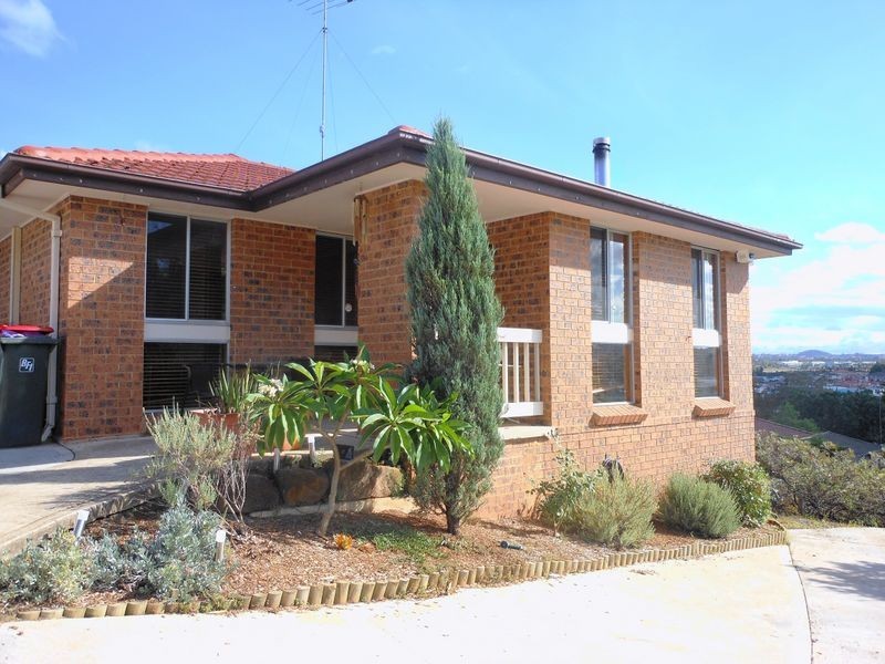 2 Wanda Pl, Woodbine NSW 2560