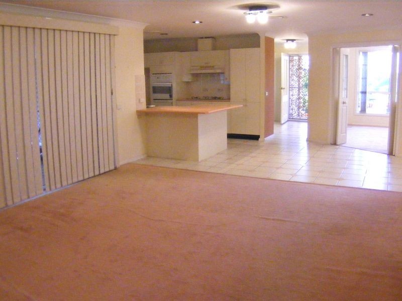 10 Corryton Pl, Glen Alpine NSW 2560