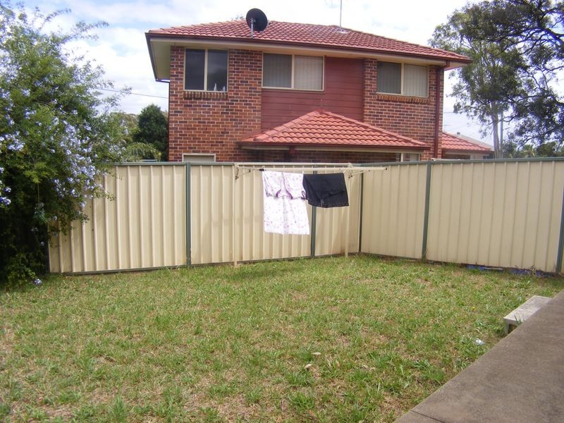3/135-137 Cumberland Road, Ingleburn NSW 2565