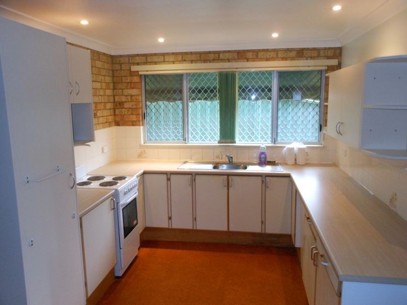 6 Spumante Cl, Eschol Park NSW 2558