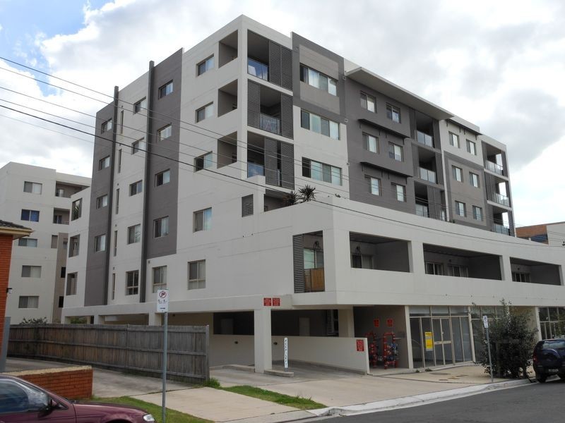 33/17 Warby St, Campbelltown NSW 2560
