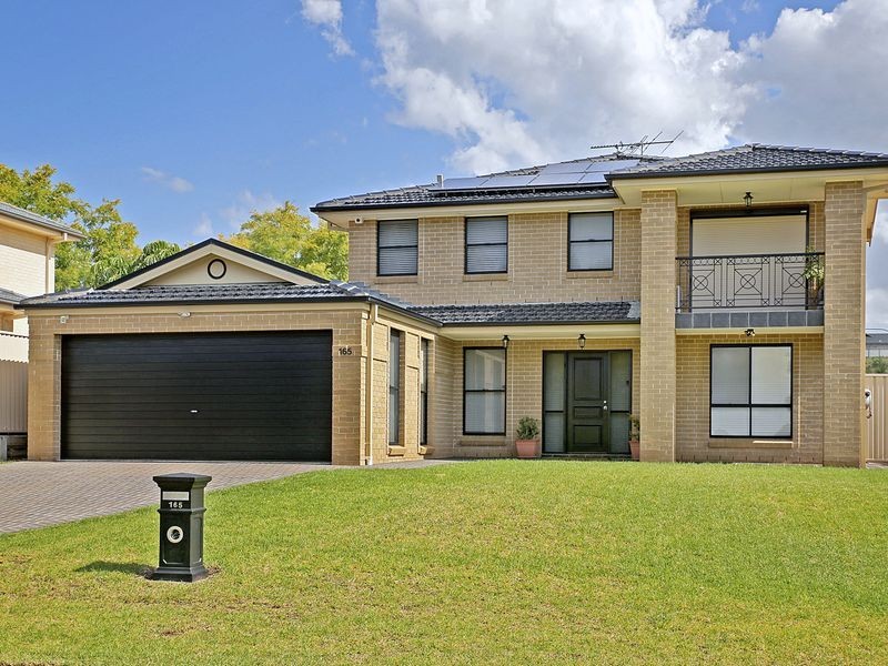 165 Kellerman Dr, St Helens Park NSW 2560