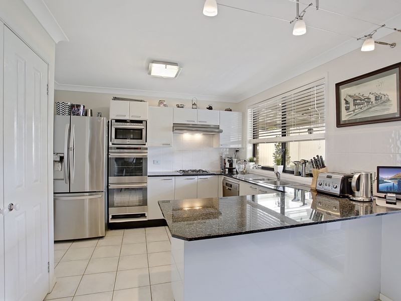 165 Kellerman Dr, St Helens Park NSW 2560