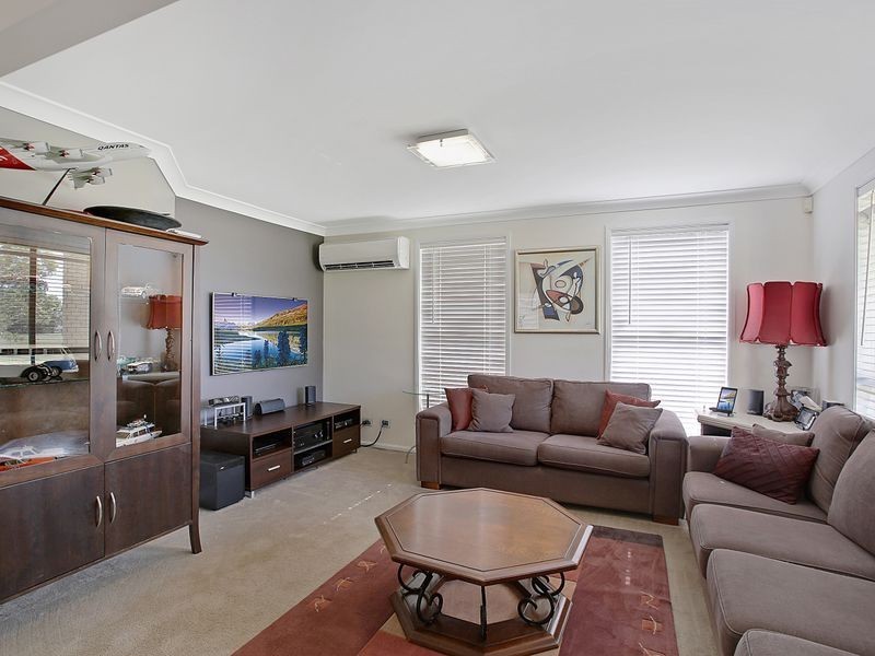 165 Kellerman Dr, St Helens Park NSW 2560