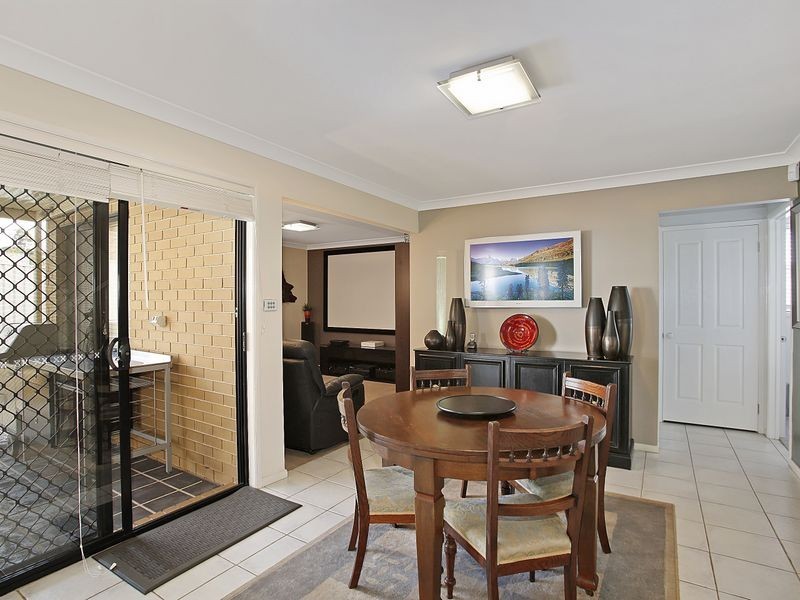 165 Kellerman Dr, St Helens Park NSW 2560