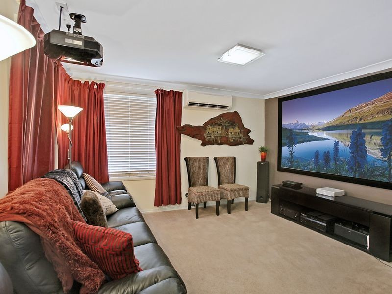 165 Kellerman Dr, St Helens Park NSW 2560