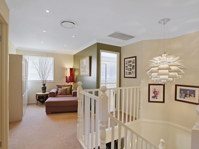 165 Kellerman Dr, St Helens Park NSW 2560