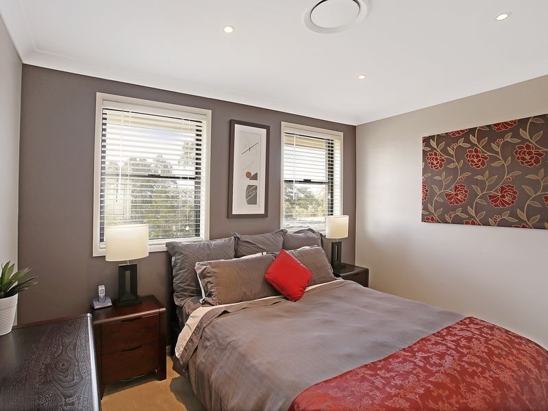 165 Kellerman Dr, St Helens Park NSW 2560