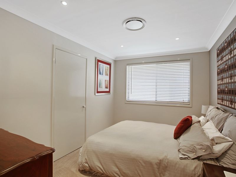 165 Kellerman Dr, St Helens Park NSW 2560