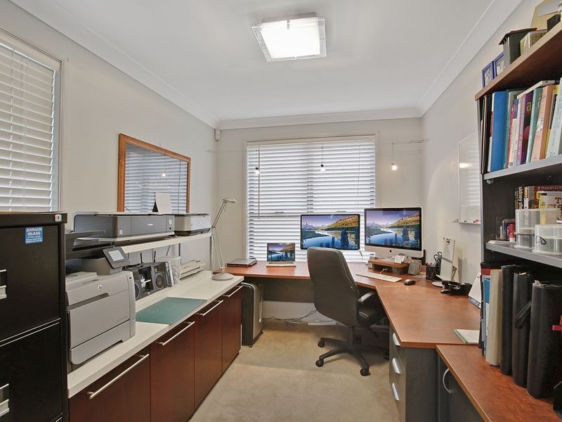 165 Kellerman Dr, St Helens Park NSW 2560