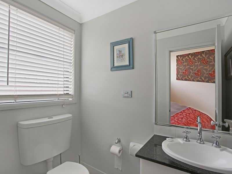 165 Kellerman Dr, St Helens Park NSW 2560