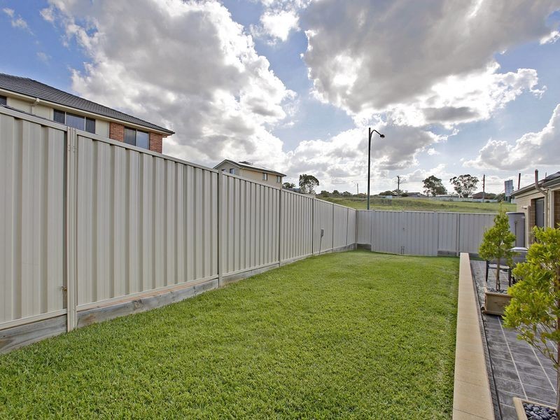 165 Kellerman Dr, St Helens Park NSW 2560