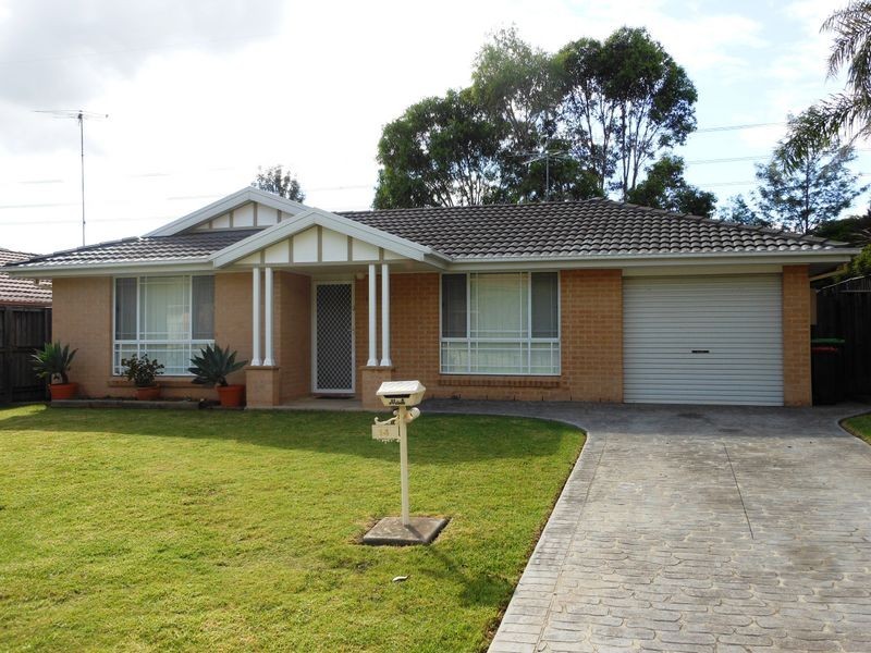 14 Steamer Pl, Currans Hill NSW 2567