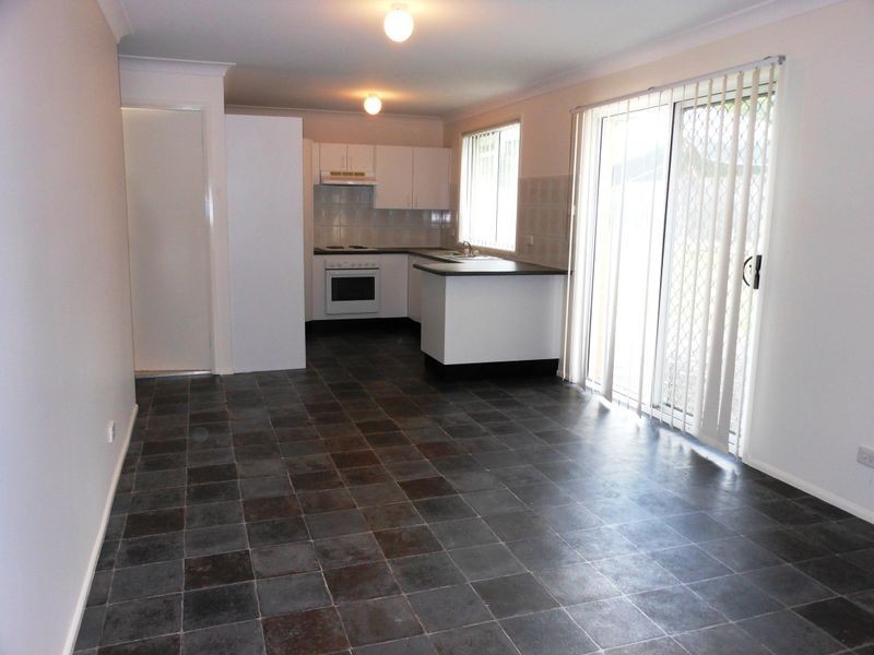 14 Steamer Pl, Currans Hill NSW 2567