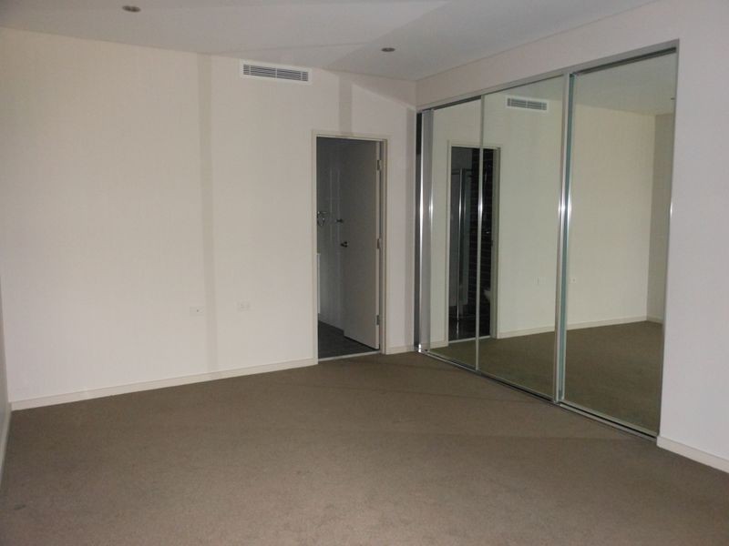 4/1-3 Parc Guell Drive, Campbelltown NSW 2560