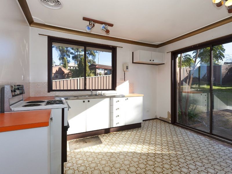 1 Traminer Pl, Eschol Park NSW 2558