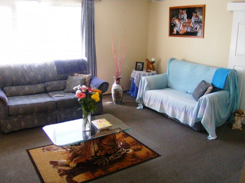 4 Rudge Pl, Ambarvale NSW 2560