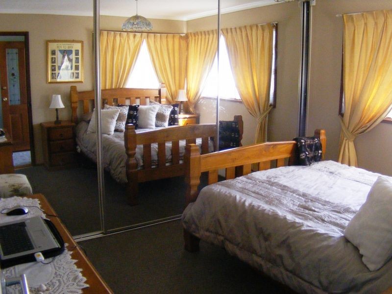 4 Rudge Pl, Ambarvale NSW 2560