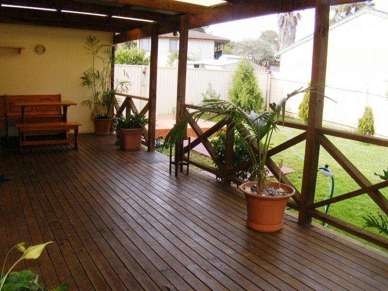4 Rudge Pl, Ambarvale NSW 2560