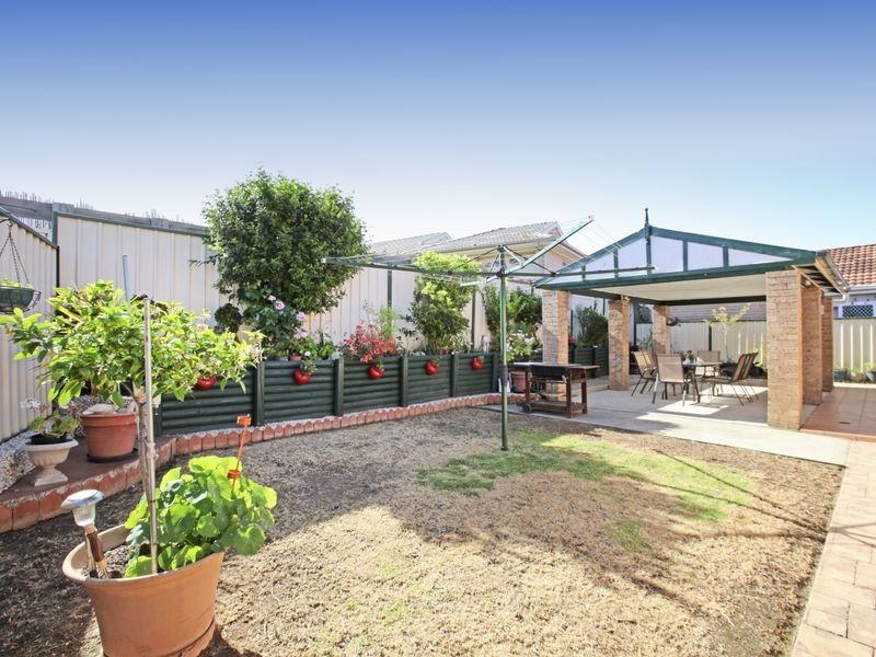 6 Quinion Pl, Ambarvale NSW 2560