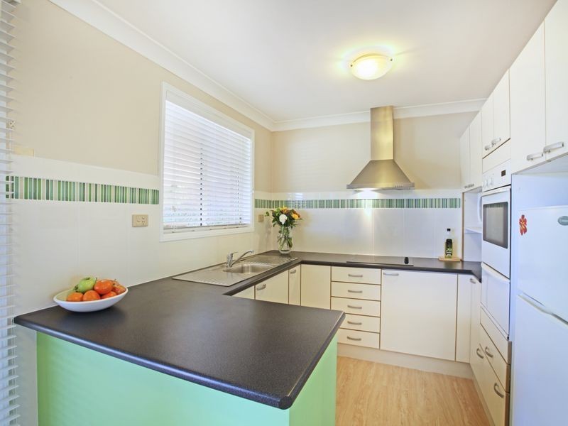 4 Jasper Pl, Ambarvale NSW 2560